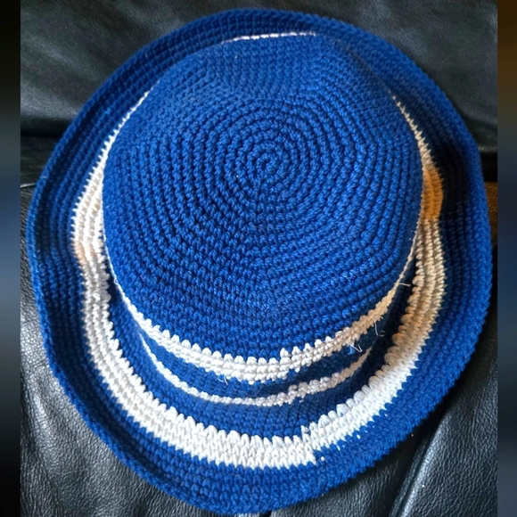 Santa Cruz Accessories - Santa Cruz Blue & White Crochet Hat